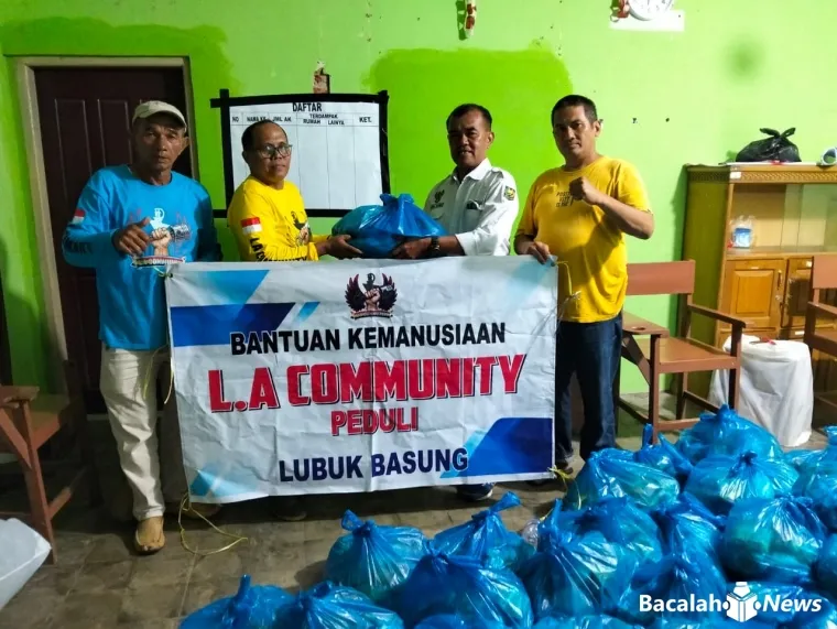 Hujan Deras, L.A Community Tetap Salurkan Bantuan ke Korban Banjir Bandang Agam