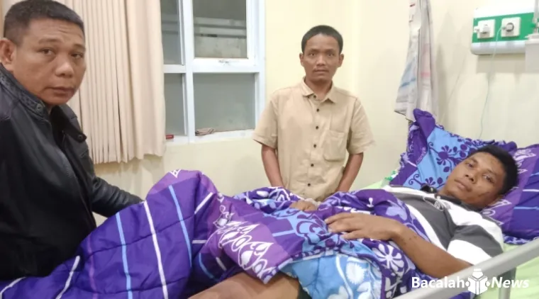 Seorang korban selamat dari bencana Hidrometeorologi melanda Kecamatan Palembayan, Kabupaten Agam tengah menjalani perawatan di RSUD Lubuk Basung. Foto Anizur