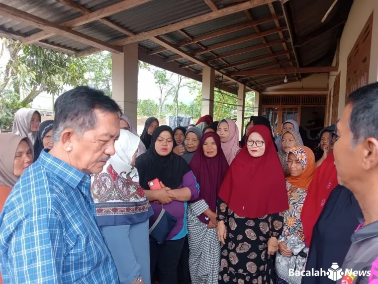 Warga Koto Kaciak Terima 1 Ton Beras dari Haji Isman Tanjung