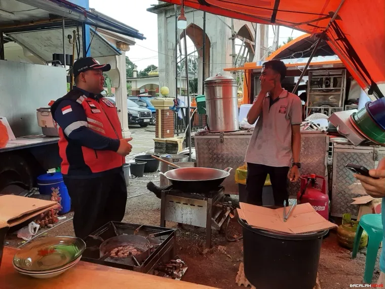 Salurkan Bantuan. Foto Anizur