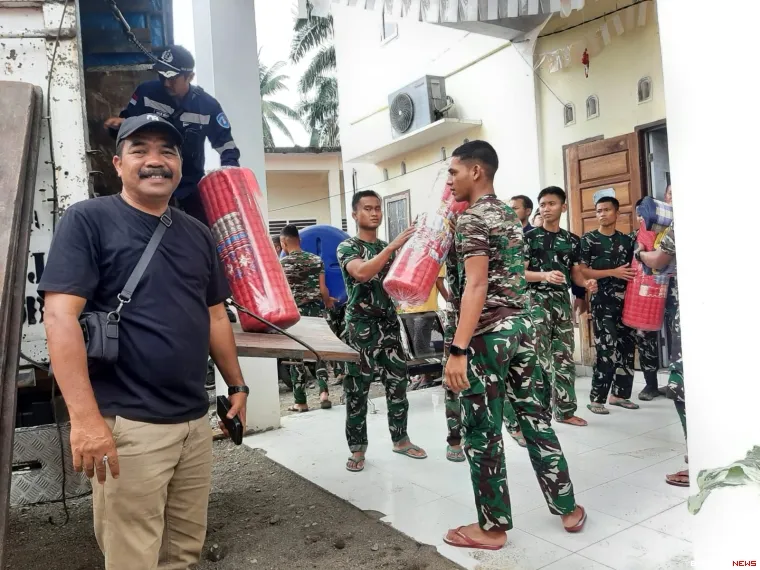 Salurkan Bantuan. Foto Anizur