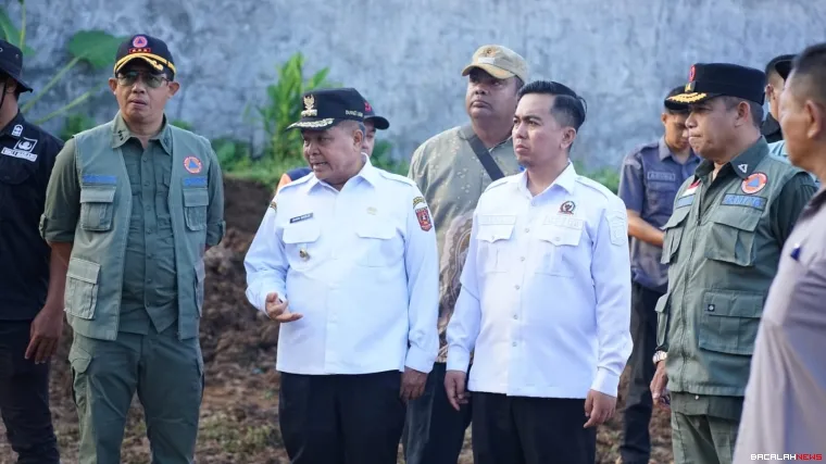 Tinjau Lokasi Bencana. Foto Anizur