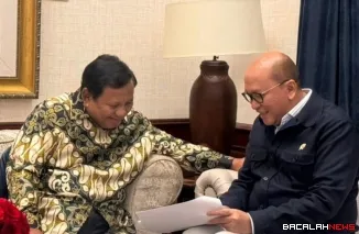 Presiden Prabowo Subianto menerima Menteri Investasi dan Hilirisasi sekaligus Kepala Badan Pengelola Investasi Daya Anagata Nusantara, Rosan Perkasa Roeslani, di kediaman pribadinya, Kertanegara, Jakarta, pada Sabtu malam, 27 Desember 2025.