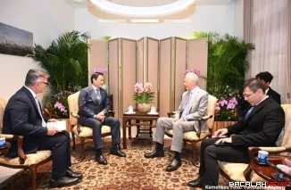 Wamenkeu Thomas Djiwandono saat pertemuan dengan Senior Minister, Lee Hsien Loong di Istana Sri Temasek, Kamis (4/12/2025). Foto Ist.