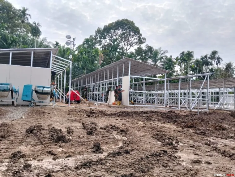 Huntara Kayu Pasak. Foto Anizur 