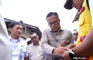 COO Danantara Dony Oskaria bersama anggota DPR Andre Rosiade, Gubernur Sumbar Mahyeldi dan Bupati Tanah Datar Eka Putra meninjau lokasi jalur penyelamatan darurat rem blong di Nagari Panyalaian Kecamatan X Koto.