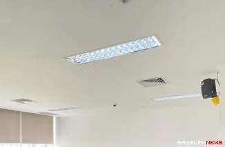 Puluhan Pedagang Kaki Lima (PKL) Pasar Raya Padang mendatangi, Gedung DPRD Kota Padang, Kamis (19/2/2026).