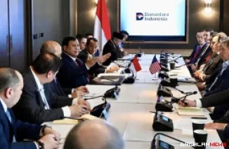 Presiden Prabowo Subianto menerima 12 pimpinan perusahaan investasi global dalam sebuah pertemuan sebagai bagian dari kunjungan kerjanya di Washington DC, Amerika Serikat, pada Jumat 20 Februari 2026. Foto: BPMI Setpres.