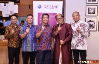 Owner Burgundy Wisata Int' KH Zulkifli Ahmad Jundim Lc (bersorban) bersama petinggi Qatar Airways yakin dan optimis Burgundy Wisata Int' akan jadi travel umroh terbaik atau nomor satu di tanah air.
