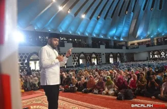 Pemerintah Kota (Pemko) Padang secara resmi me-launching Pesantren Ramadhan 1447 Hijriah dalam rangkaian Tabligh Akbar peringatan Isra Mi'raj Nabi Muhammad SAW, di Masjid Raya Syekh Ahmad Khatib Al-Minangkabawi Sumatera Barat, Jumat (6/2/2026).