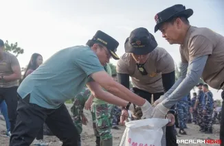 Wakil Wali Kota Padang Maigus Nasir  hadiri, kegiatan aksi bersih pantai yang digelar Kepolisian Daerah Sumatera Barat (Polda Sumbar) di kawasan Pantai Padang, dengan titik pusat kegiatan di sekitar Masjid Mujahidin, Selasa (10/2/2026).