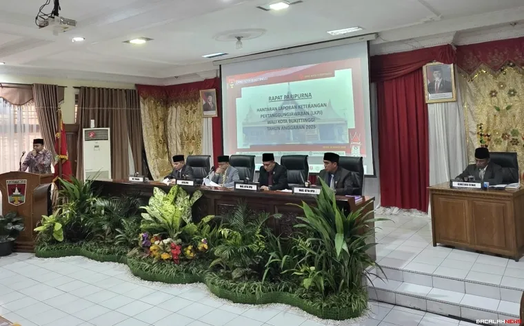 Sidang Paripurna DPRD Bukittinggi tentang hantaran LKPJ Wali Kota Bukittinggi Tahun Anggaran 2025