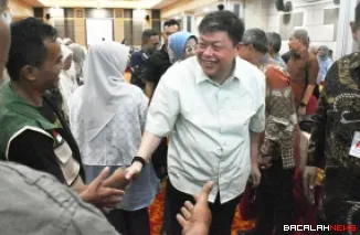 Wakil Ketua Komisi IV DPR RI, Alex Indra Lukman bersilaturahmi sekaligus buka puasa bersama Penyuluh Pertanian se-Sumatera Barat, di UNP Hotel & Convention, Sabtu sore. (humas)
