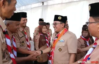 Bupati Eka Putra membuka Muscab Gerakan Pramuka Kwarcab Tanah Datar, di Aula Kantor Pramuka Bukit Gombak.