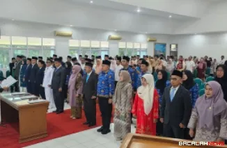 Bupati Tanah Datar Eka Putra melantik sebanyak 31 pejabat Manajerial di Aula Kantor Bupati Pagaruyung.