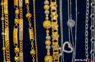 Harga Emas Perhiasan Hari Ini 30 Maret 2026: Mengejutkan! Stagnan di Rajaemas dan Lakuemas