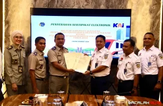 Penyerahan e-Sertipikat dilaksanakan pada Senin (30/3/2026) di Ruang Buya Hamka Kantor KAI Divre II Sumbar