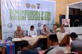 Kapolres Tanah Datar Nur Ichsan Dwi Septiyanto menyampaikan pengungkapan beberapa tindak pidana kepada wartawa di Mapolres Tanah Datar.
