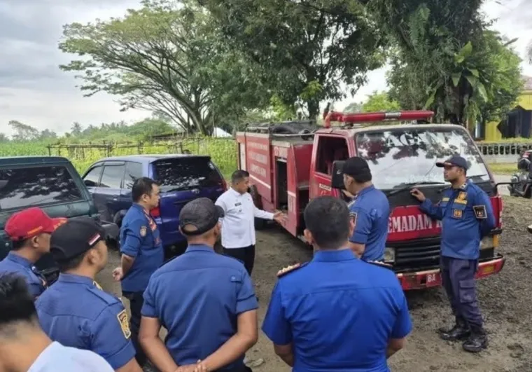 Ilustrasi Sekali Salah, Lupa Seribu Jasa, Saatnya Bijak Menilai Damkar