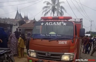 Api Lahap Rumah 2 Lantai di Matur, Damkar Agam Berpacu dengan Waktu