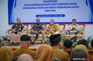 Bupati Eka Putra membuka Rakor Pemkab terkait Anti Korupsi yang menghadirkan Narasumber Kepala Kejati Sumbar di Pagaruyung.