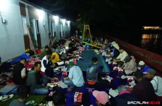 Bupati Eka Putra sahur bersama warga terdampak bencana alam yang tinggal di Hunian Sementara (Huntara) Nagari Guguak Malalo.