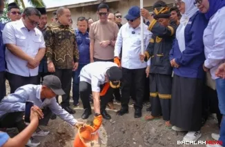 Peresmian pembangunan kembali jembatan di Saniangbaka, Kabupaten Solok. (Dok. Ist)