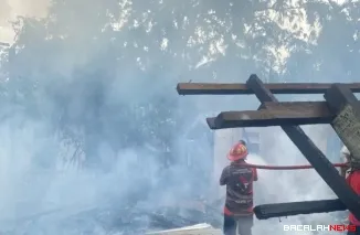 Kebakaran melanda satu unit rumah warga di Kampung Anakan, Koto Nan Duo IV Koto Hilie, Kecamatan Batang Kapas, Kabupaten Pesisir Selatan