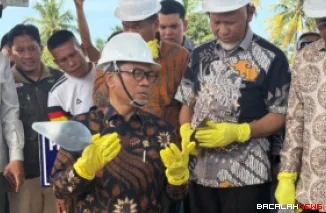 Kegiatan peletakan batu pertama juga dirangkaikan dengan pembangunan Masjid Al Aziz dan Gedung Pondok Pesantren Idrisiyyah