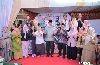 Gubernur Sumatera Barat Mahyeldi Ansharullah membuka kegiatan bakti sosial operasi celah bibir dan lelangit dalam rangka Milad ke-109 Aisyiyah di Padang