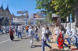 Simulasi evakuasi Gempa dan Tsunami di Kota Padang kemaren. (Dok. Humas BPBD Padang)