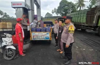 Polsek Pasaman, Resor Pasaman Barat melakukan pengecekan pendistribusian Bahan Bakar Minyak jenis Bio Solar di SPBU 14.263.584 Nagari Sariak, Kecamatan Luhak Nan Duo