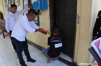 Polres Pasaman Barat menggelar rekonstruksi kasus pencurian disertai pembunuhan terhadap pensiunan ASN Khoiron Lubis.