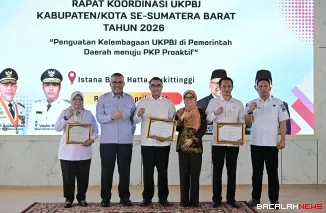 Sekretaris Daerah Provinsi Sumatera Barat Arry Yuswandi mendorong transformasi Unit Kerja Pengadaan Barang dan Jasa menuju Pusat Keunggulan Pengadaan dalam Rapat Koordinasi UKPBJ se-Sumbar di Bukittinggi
