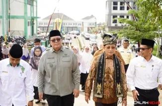 Wabup Ahmad Fadly mendampingi Menag Nasaruddin Umar meresmikan pemakaian Gedung Kuliah Terpadi di Kampus UIN Mahmud Yunus Batusangkar.