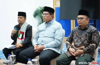 Wabup Ahmad Fadly memimpin rapat persiapan pelaksanaan Shalat Idul Fitri di Gedung Indo Jolito Batusangkar.