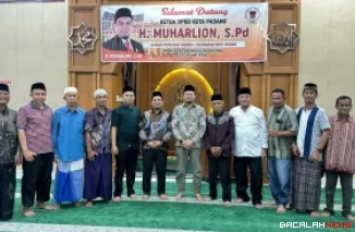 Ketua DPRD Kota Padang Muharlion,  komitmen menyerap langsung kebutuhan masyarakat melalui kegiatan Reses Masa Sidang III Tahun 2026 yang digelar di Masjid Jihad, Komplek Jihad Persada RW 010, Sabtu (2/5/2026).