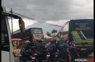 Parkir Bus dalam Kota Bukittinggi Dikeluhkan, Picu Kemacetan hingga Pendapatan Sopir Angkot