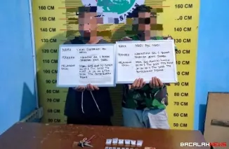 Satuan Reserse Narkoba Polres Pasaman mengungkap dugaan peredaran shabu di Rao Selatan dengan menangkap dua pria dalam penggerebekan rumah di Tanjung Air, Nagari Lubuak Layang, Kamis (21/5/2026) malam.