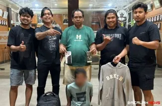 Pelaku beserta barang bukti yang diamankan Tim Klewang Satreskrim Polresta Padang. (Dok. Humas Polresta Padang)
