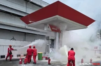 Pertamina Patra Niaga Regional Sumbagut menggelar simulasi penanggulangan keadaan darurat dengan skenario kebakaran sepeda motor di SPBU 14.251.520