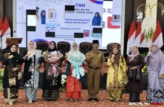 Tiga Perempuan Inspiratif Bukittinggi Terima Penghargaan pada Talkshow Perempuan Pembelajar Sepanjang Hayat, Menuju Keberdayaan dan Kemuliaan