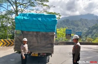 Truk yang rusak di Panorama I Sitinjau Lauik.