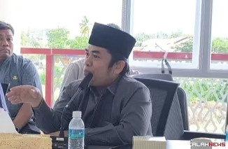 Anggota DPRD Kota Padang Mulyadi, menyampaikan kritik yang lebih tajam terkait seragam sekolah gratis yang digagas Pemerintah Kota Padang.