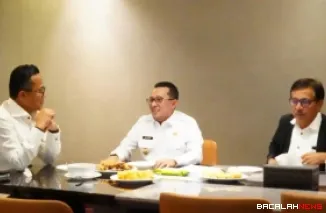 Bupati Eka Putra menemui Menteri PU Dody Hanggodo dan COO Danantara Dony Oskaria terkait peresmian Huntap dan pembangunan SR di Jakarta.