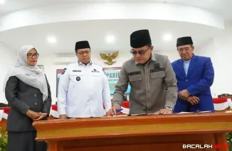 DPRD Tanah Datar menggelar Rapat Paripurna dengan agenda Penandatanganan Nota Kesepakatan Perubahan Kebijakan Umum dan Perubahan Prioritas Plafon Anggaran Sementara (KU-PPAS) 2027, di Ruang Sidang Utama DPRD setempat.