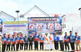 Sebagai Ketua DPRD Kota Padang, Muharlion terus memperhatikan daerah pemilihannya (Dapil) Padang Satu (1),  yaitu Koto Tangah. Misalnya melalui kegiatan olahraga.