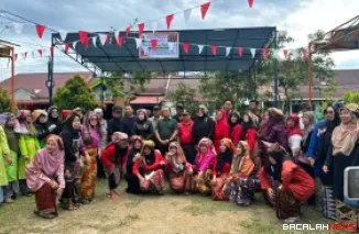 Ketua DPRD Kota Padang Muharlion turut memeriahkan peringatan Hari Ulang Tahun (HUT) ke-81 Republik Indonesia (RI), melalui kegiatan malamang bersama warga RW 15, Kelurahan Lubuk Buaya, Kota Padang, Minggu (16/8).
