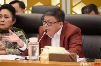Wakil Ketua Komisi IV DPR RI, Alex Indra Lukman bersama Ketua Komisi IV, Titiek Suharto saat kunjungan lapangan bersama mitra kerja. (humas)