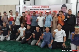Pada Reses I tahun 2026, Ketua DPRD Kota Padang Muharlion, tampung aspirasi  dan langsung temui warga,  melihat kondisi lapangan di Komplek Graha Bungo Mas RT 05 RW 01 Kelurahan Bungo Pasang Kecamatan Koto Tangah, Sabtu (5/9).